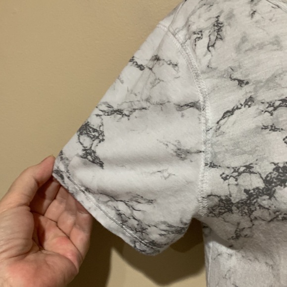 Grayson Threads top - Picture 3 of 8